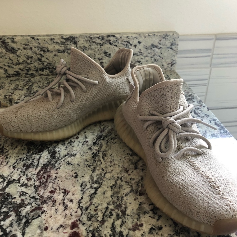 Yeezy Boost 350 V2